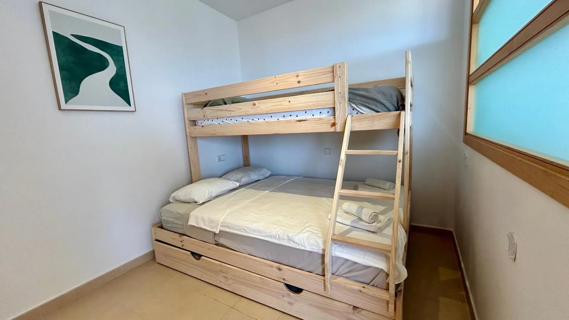 Apartamento En Elviria Con Vistas Al Mar 马尔韦利亚 0*,  西班牙